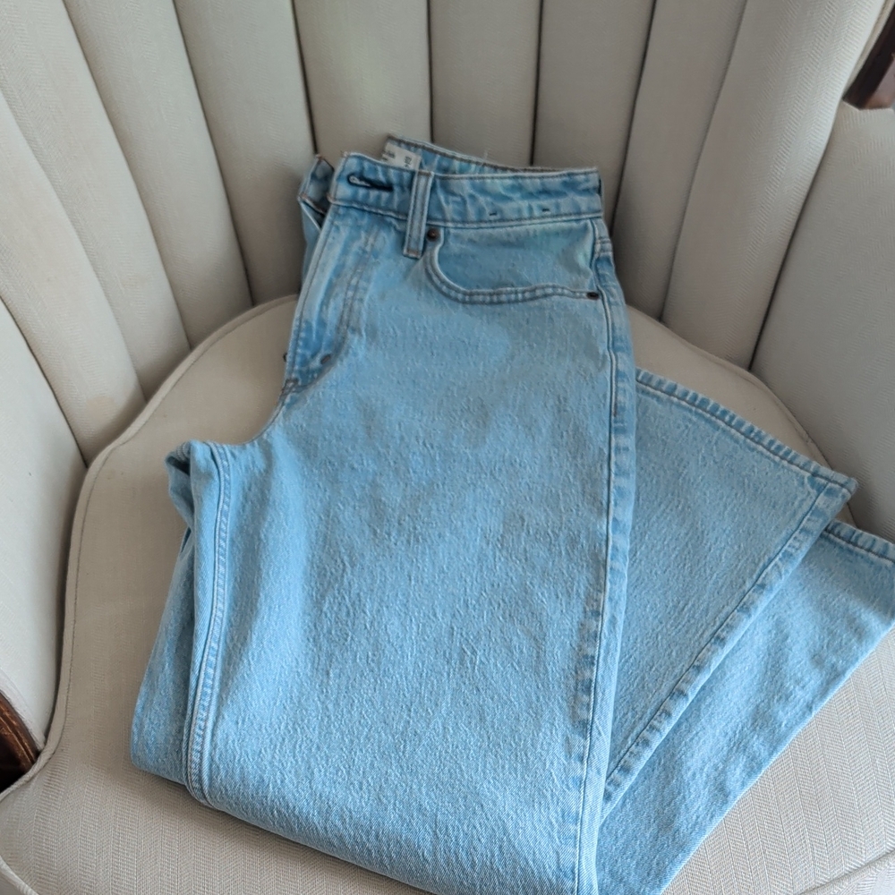 Abercrombie & Fitch  High Rise Denim Curve Love 4